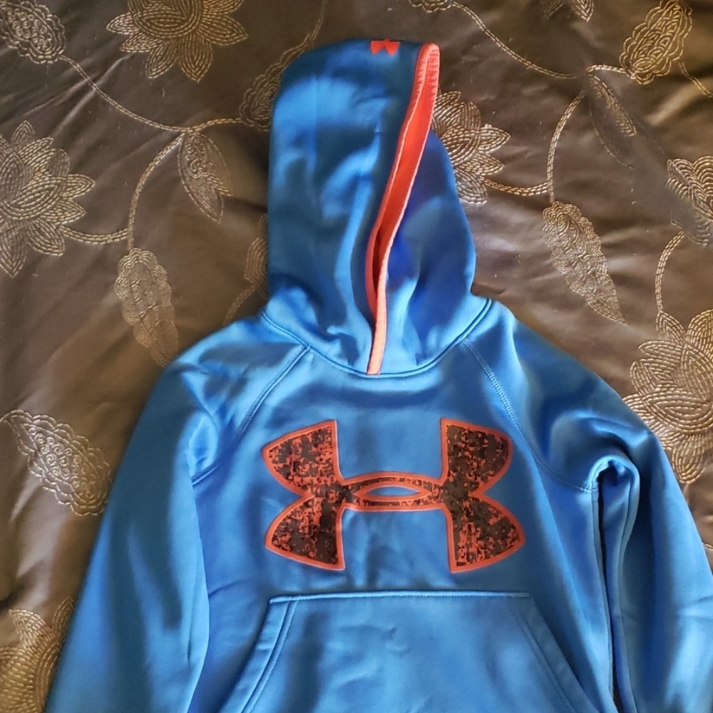 Under armor sweatshirt